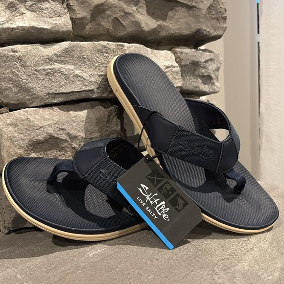 Salt Life Leather Upper,rubber outsole,textured insole,thong flip flop/sandals - Picture 1 of 12